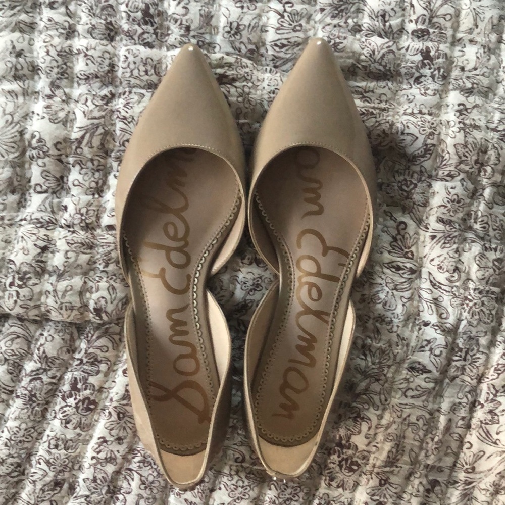 Brand new never worn Sam Edelman flats tan